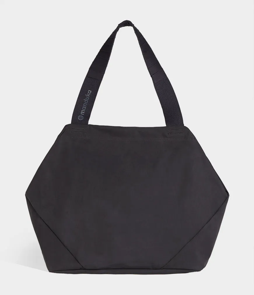 manduka-kosha-carryall-sac-oversize-tote-tapis-de-yoga-nylon-recycl image 1
