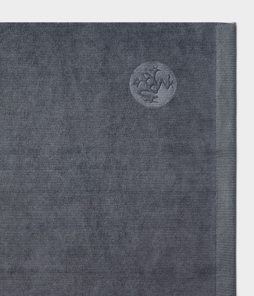 manduka-equa-serviette-main-hot-yoga-microfibre-double-tricot image 4