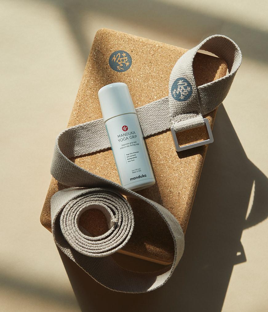 manduka-yoga-grip-gel-antid-rapant-mains image 5