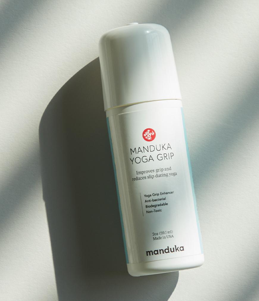 manduka-yoga-grip-gel-antid-rapant-mains image 4