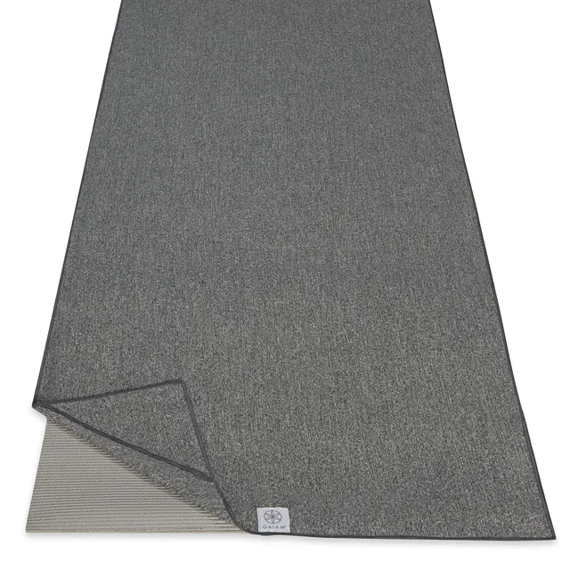 gaiam-active-dry-serviette-de-tapis-de-yoga-antid-rapante-177-8-x-66-cm-poches-d image 1