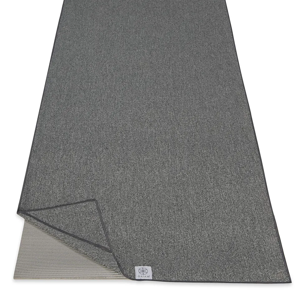 gaiam-active-dry-serviette-de-tapis-de-yoga-antid-rapante-177-8-x-66-cm-poches-d image 1