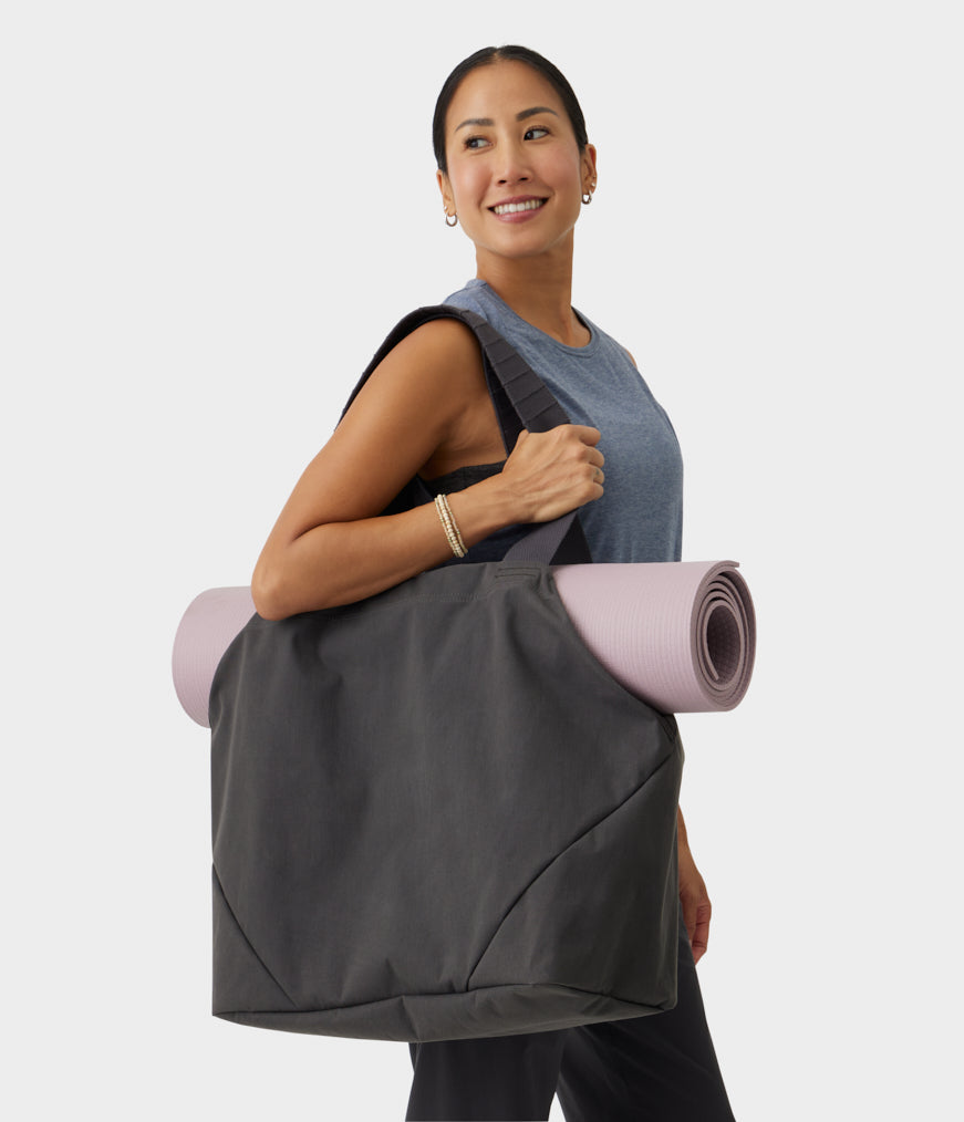 manduka-kosha-carryall-sac-oversize-tote-tapis-de-yoga-nylon-recycl image 2