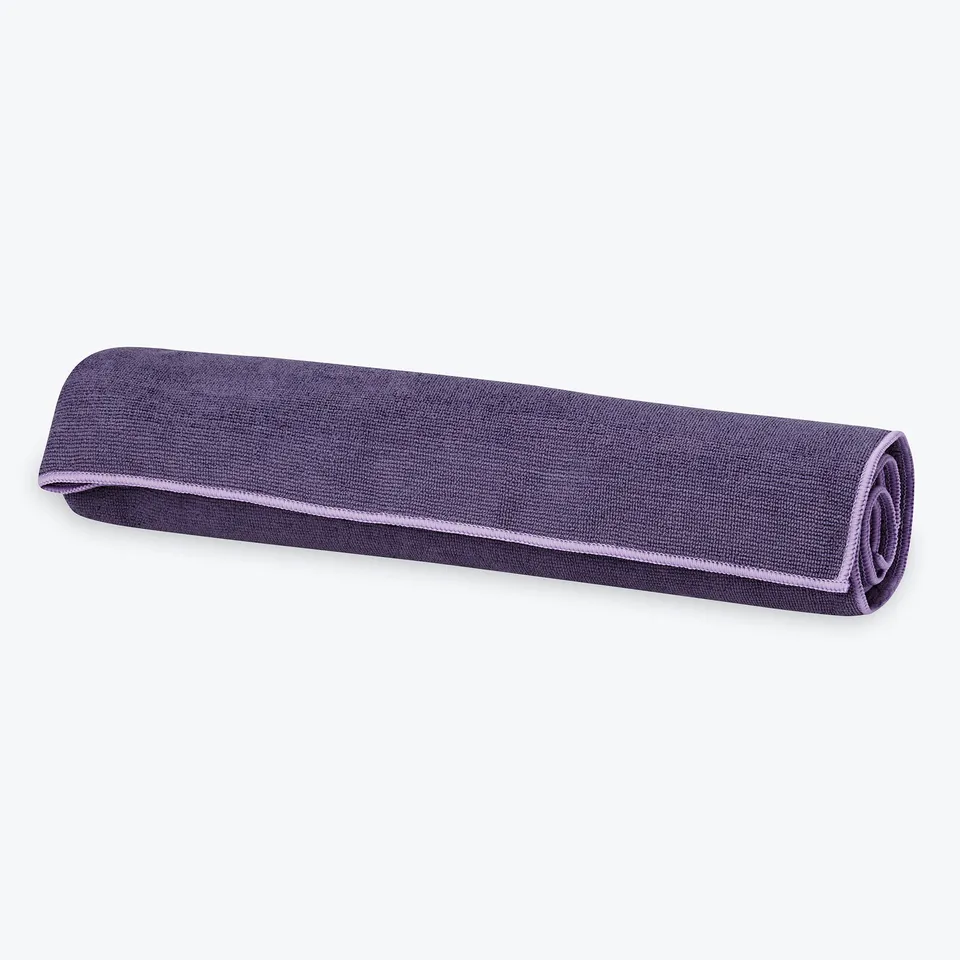 gaiam-yoga-mat-towel-serviette-de-yoga-microfibre-61-x-173-cm image 1