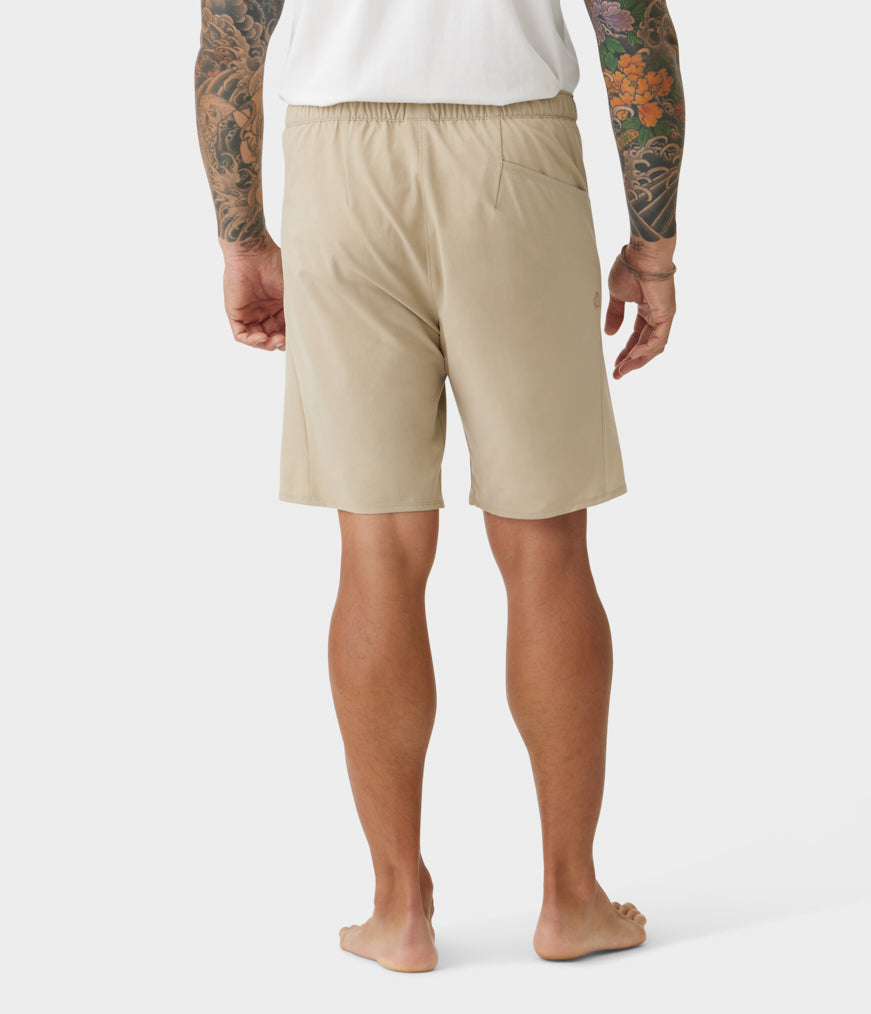 manduka-cntr-short-homme-yoga-polyester-recycl image 2