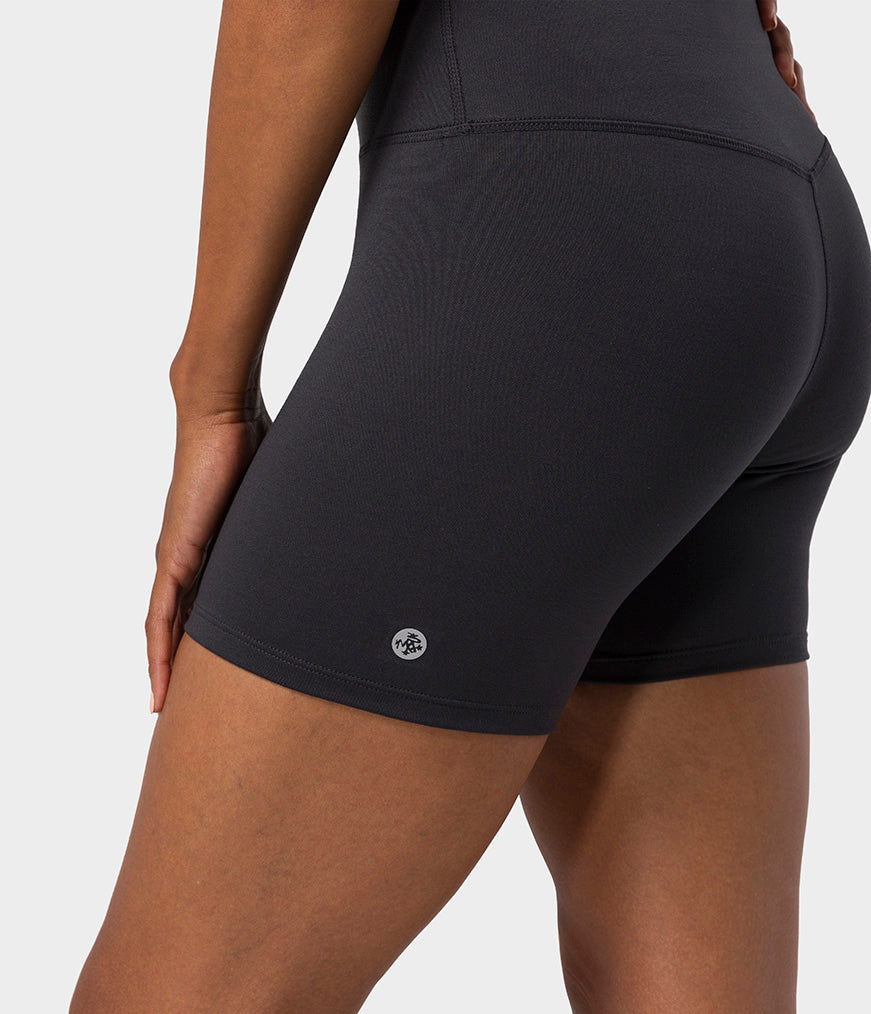 manduka-dhara-short-de-yoga-femme-cuissard-12-7-cm image 3