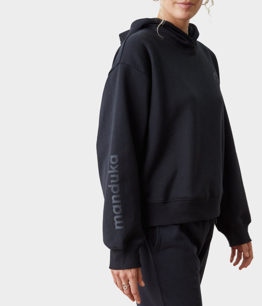 manduka-half-moon-hoodie-femme-polaire-bross-e-oversize image 4