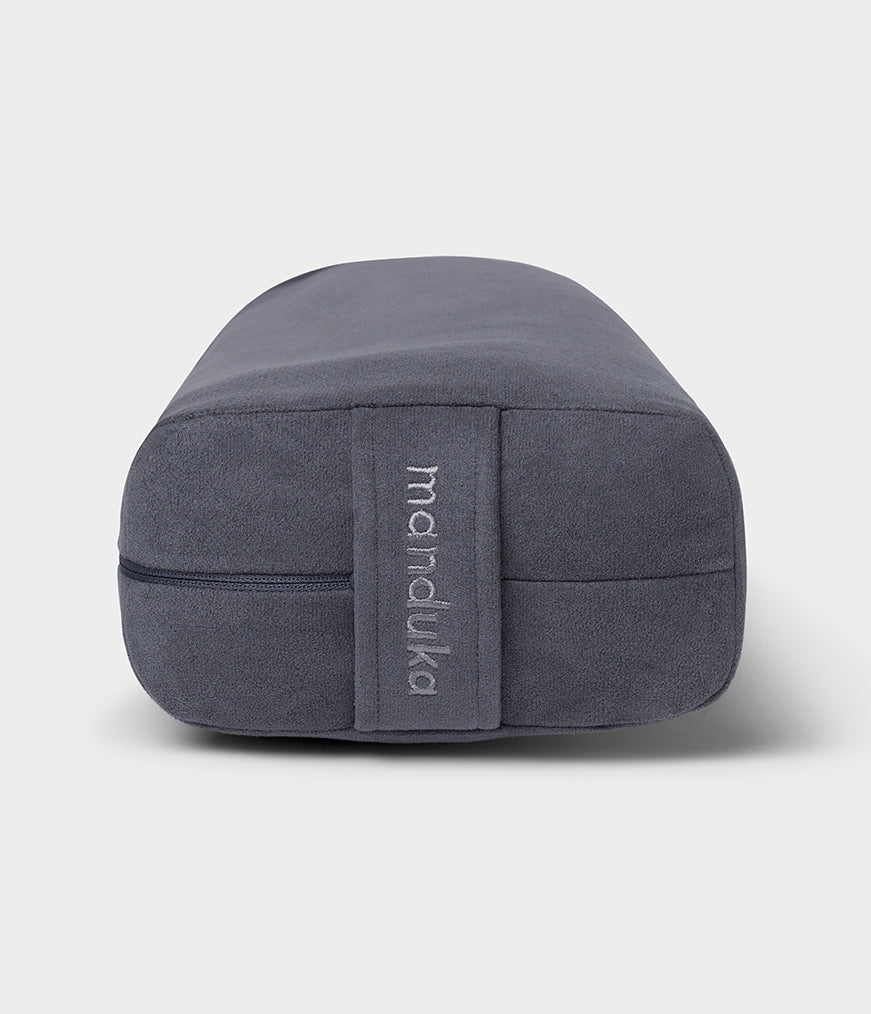 manduka-equa-lean-bolster-housse-fine-microfibre image 7
