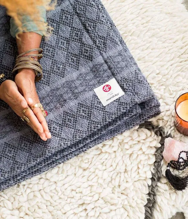 manduka-couverture-de-yoga-en-coton-recycl image 1