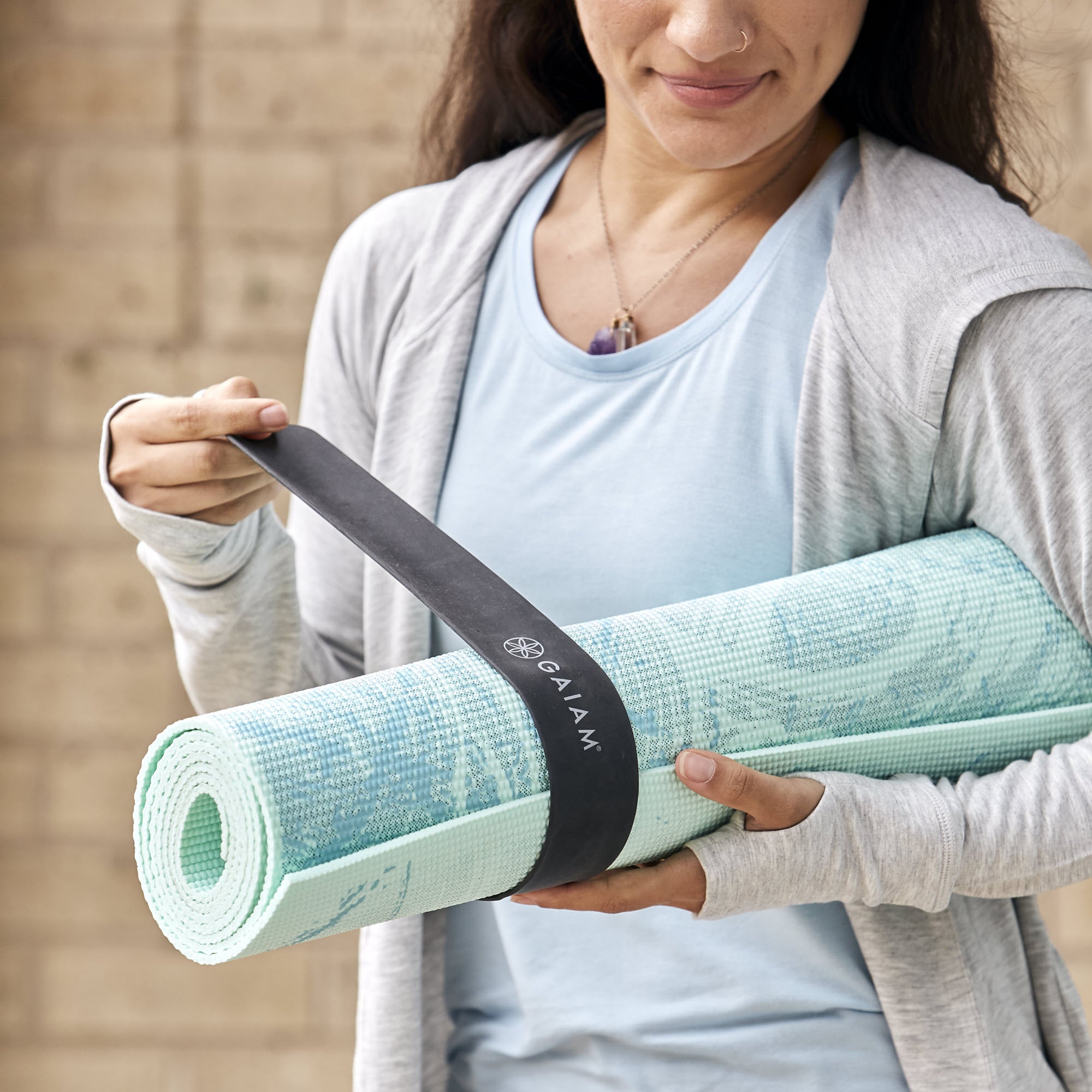 gaiam-yoga-mat-slap-band-sangle-lastique-tapis image 4