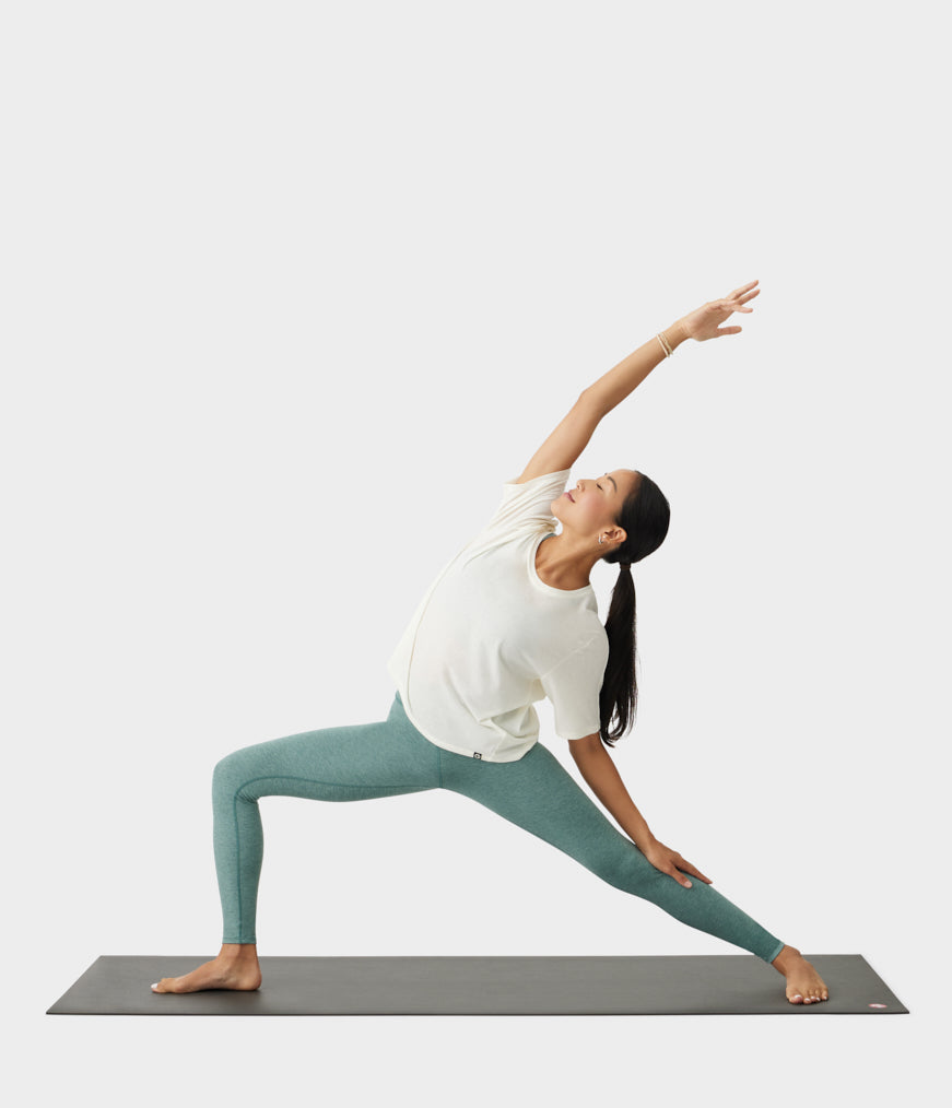 manduka-t-shirt-femme-atmana-foundation-series image 5